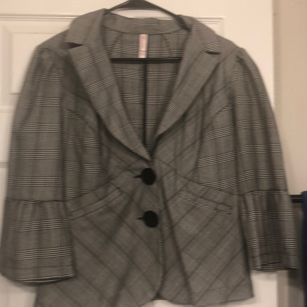 Women’s short blazer